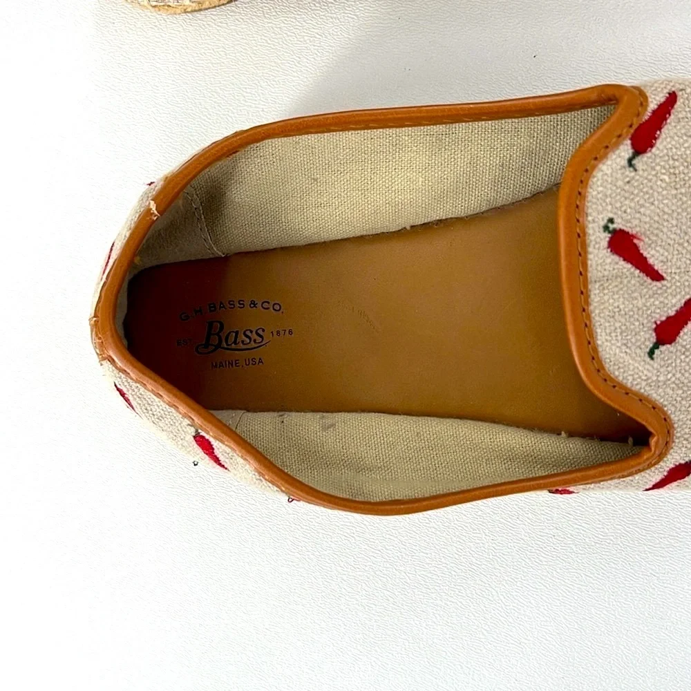 G.H. Bass & Co. Chili Pepper Embroidered Canvas Espadrille, Size 7‎ Women